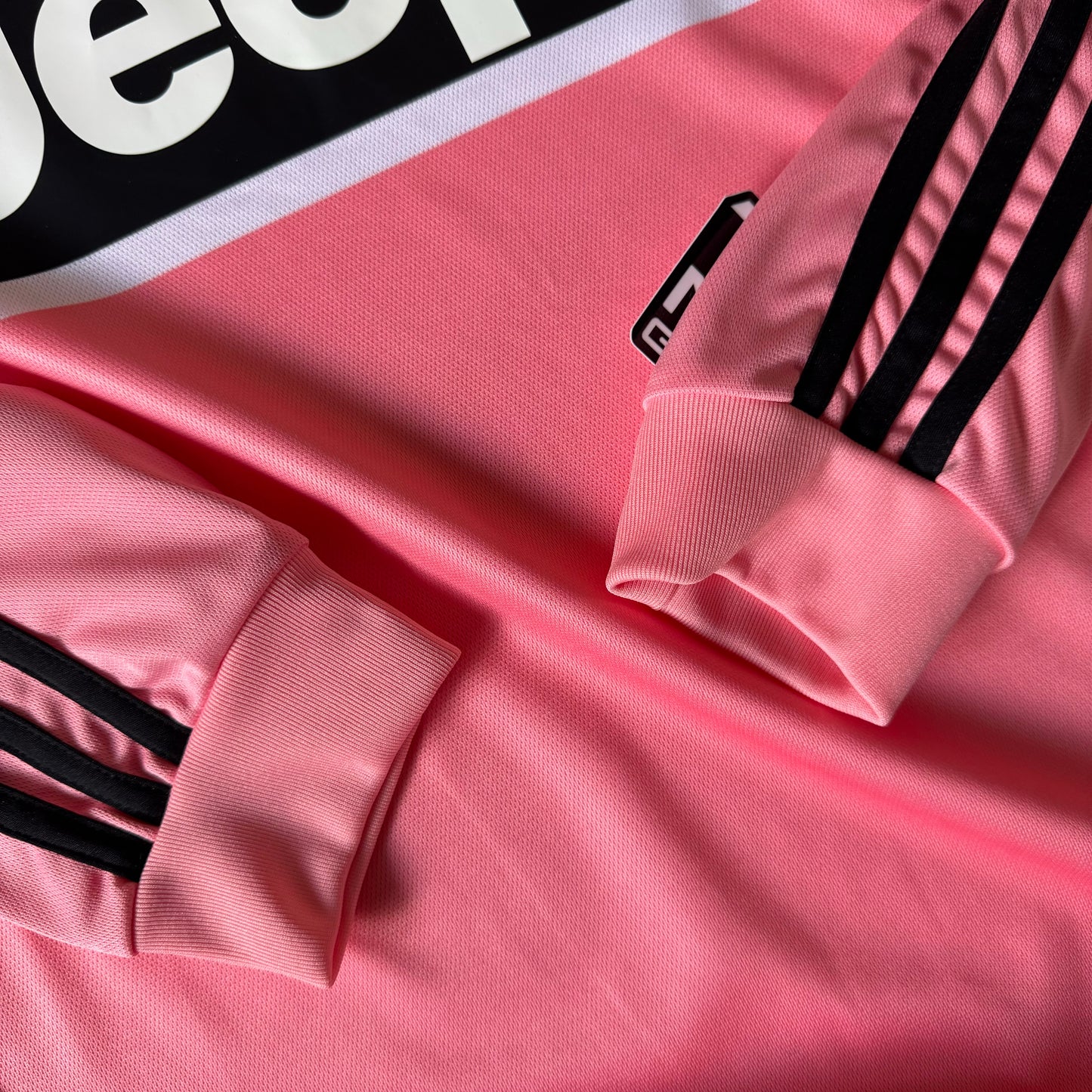 JUVENTUS AWAY PINK JERSEY 2015/16 RETRO LONG SLEEVE