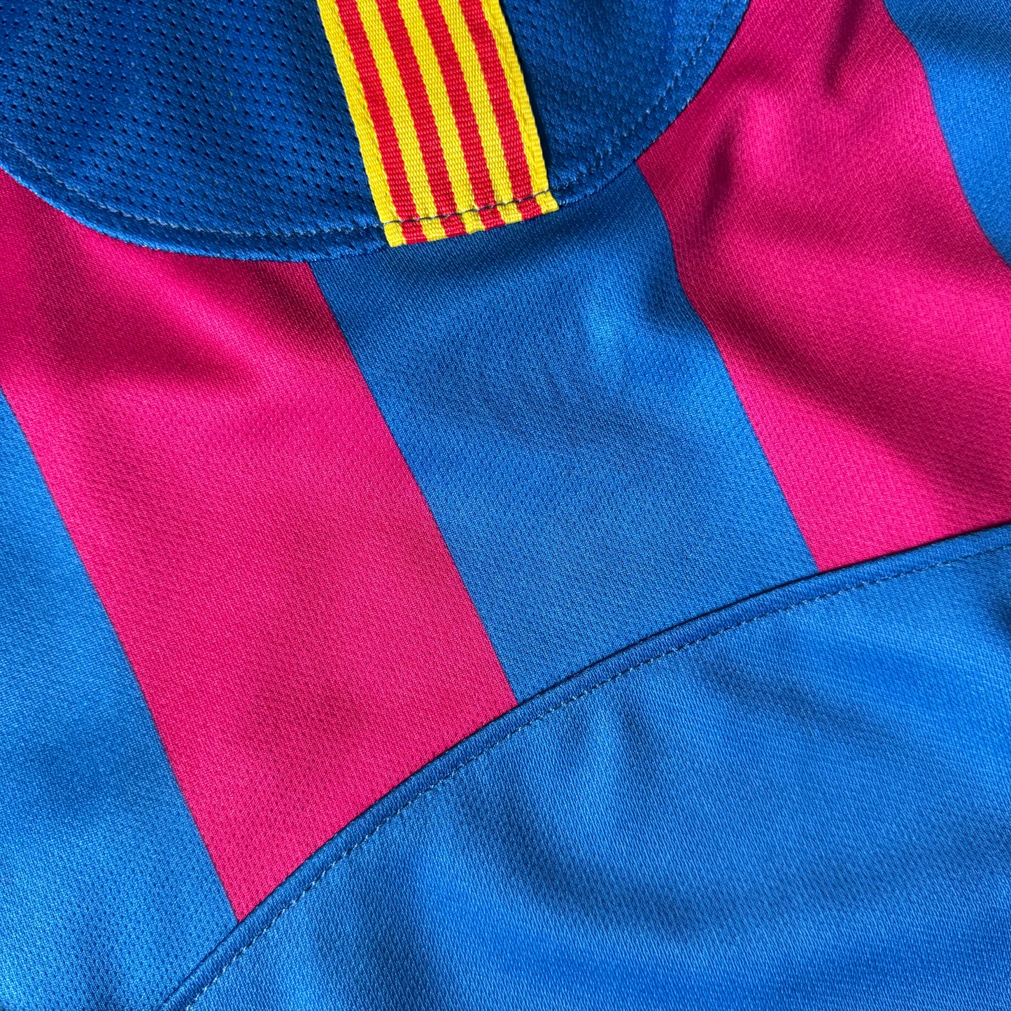 RETRO BARCELONA 2005/06 HOME JERSEY