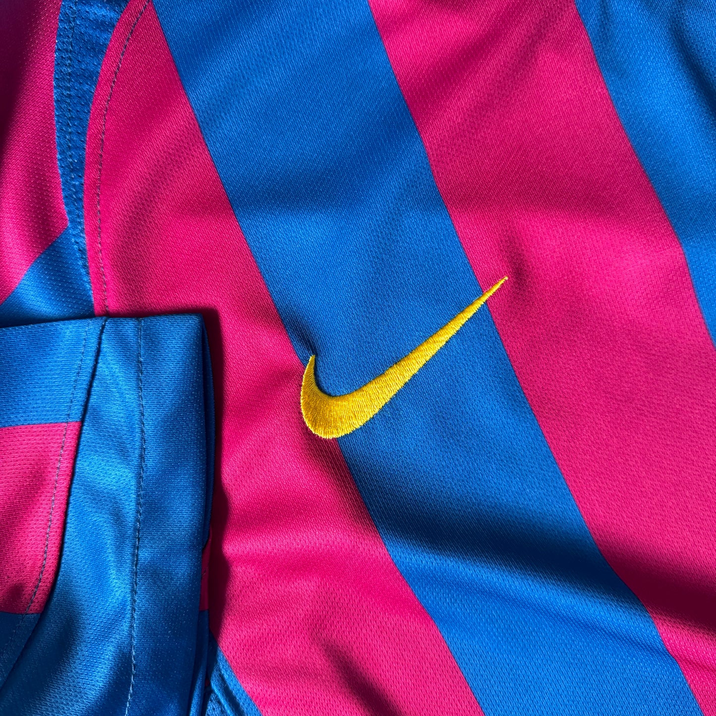 RETRO BARCELONA 2005/06 HOME JERSEY