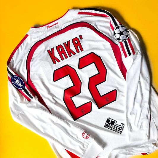 AC MILAN RETRO JERSEY 2007/08 LONG SLEEVE WHITE KAKÁ 22 WITH PATCHES