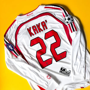 AC MILAN RETRO JERSEY 2007/08 LONG SLEEVE WHITE KAKÁ 22 WITH PATCHES